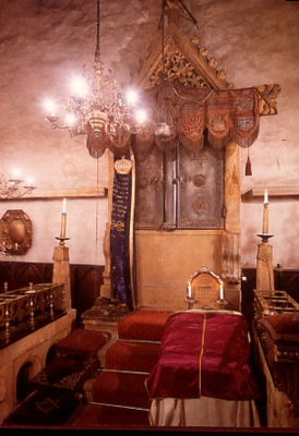 Der Thora-Schrein im Osten diente der Aufbewahrung der heiligen Thorarollen